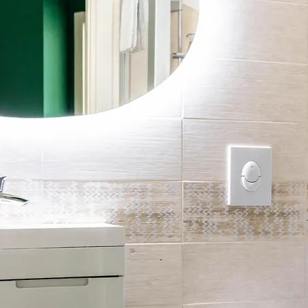 Serenity With Swimming Pool And Parking In Апартаменти