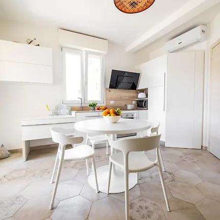 Serenity With Swimming Pool And Parking In Апартаменти *