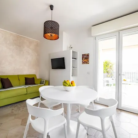 Apartment Serenity With Swimming Pool And Parking In Alassio