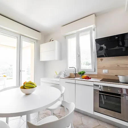 Serenity With Swimming Pool And Parking In *