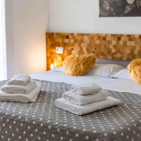 Serenity With Swimming Pool And Parking In *