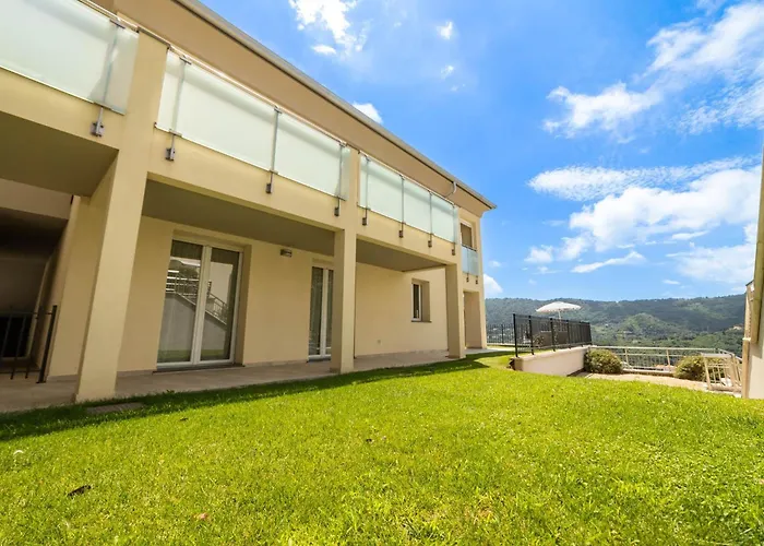 Serenity With Swimming Pool And Parking In *